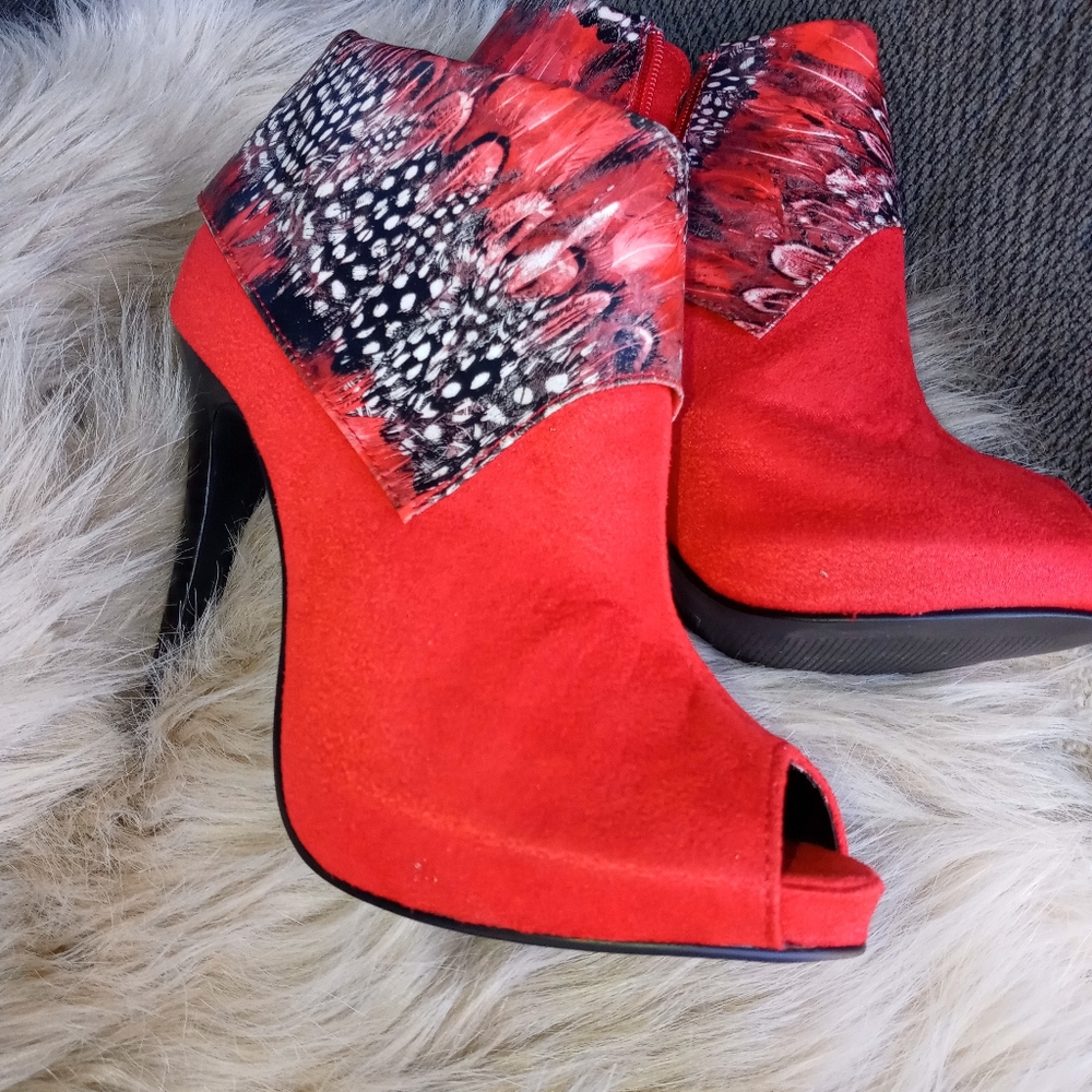 Heels - Picture 2 of 4